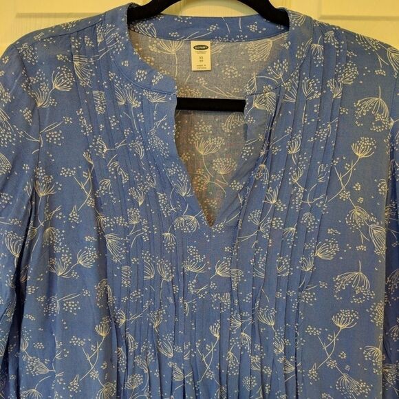 (Old Navy) Floral V-Neck Dress with Button Cuff - Picture 4 of 8